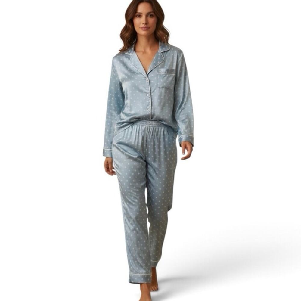 Hanes Comfort Sleep Medium SOFT White / Blue snowflake Patterned PJ Set